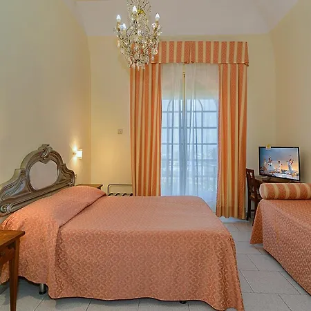 Poseidon 3* مارينا دي بييتراسانْت
