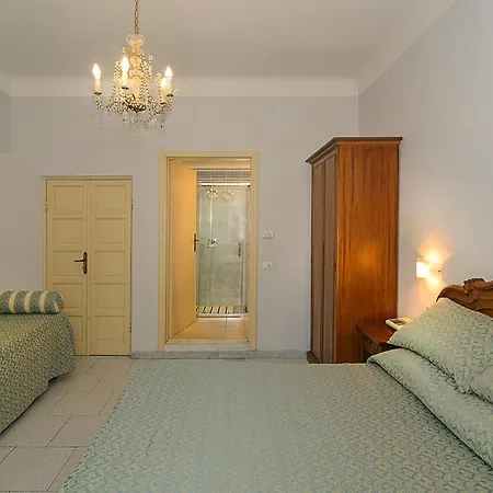 Poseidon Hotel 3*